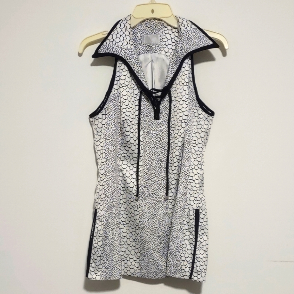 Sports top